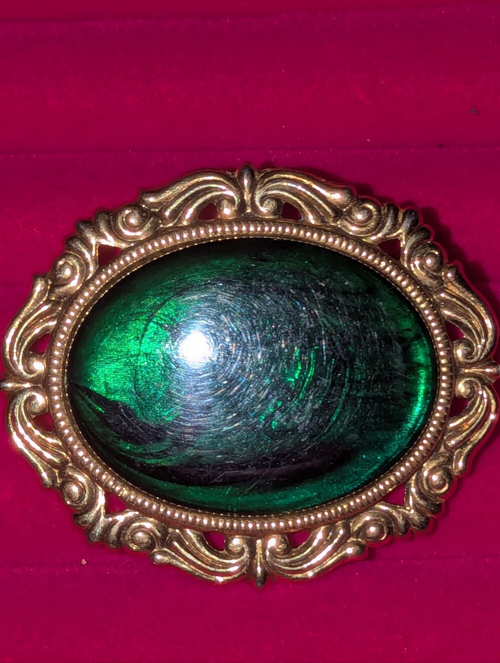Vtg Emerald Green Glass Cab Gold Tone Filigree Brooch XL